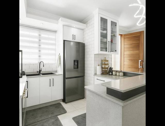 2 BEDROOM APARTMENT FOR SALE IN UMHLANGA CENTRAL